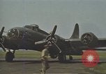 Immagine di B-17 Flying Fortress bombardieri Inghilterra, 1943, secondo 6 filmato di repertorio 65675061411
