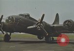 Immagine di B-17 Flying Fortress bombardieri Inghilterra, 1943, secondo 7 filmato di repertorio 65675061411