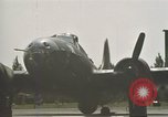 Immagine di B-17 Flying Fortress bombardieri Inghilterra, 1943, secondo 16 filmato di repertorio 65675061411
