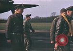 Immagine di B-17 Flying Fortress bomber equipaggio Regno Unito, 1943, secondo 21 filmato di repertorio 65675061414
