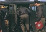 Immagine di B-17 Flying Fortress bomber equipaggio Regno Unito, 1943, secondo 38 filmato di repertorio 65675061414