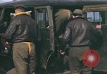 Immagine di B-17 Flying Fortress bomber equipaggio Regno Unito, 1943, secondo 42 filmato di repertorio 65675061414