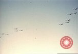 Standbild B-17 Flying Fortress Bomber Europa, 1943, aus Sekunde 6 historischem Filmmaterial Videoclip 65675061415