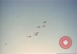 Standbild B-17 Flying Fortress Bomber Europa, 1943, aus Sekunde 7 historischem Filmmaterial Videoclip 65675061415