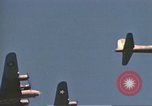 Standbild B-17 Flying Fortress Bomber Europa, 1943, aus Sekunde 11 historischem Filmmaterial Videoclip 65675061415