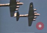 Standbild B-17 Flying Fortress Bomber Europa, 1943, aus Sekunde 19 historischem Filmmaterial Videoclip 65675061415
