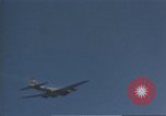 Standbild B-17 Flying Fortress Bomber Europa, 1943, aus Sekunde 27 historischem Filmmaterial Videoclip 65675061415