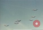 Standbild B-17 Flying Fortress Bomber Europa, 1943, aus Sekunde 32 historischem Filmmaterial Videoclip 65675061415