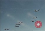 Standbild B-17 Flying Fortress Bomber Europa, 1943, aus Sekunde 37 historischem Filmmaterial Videoclip 65675061415