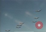 Standbild B-17 Flying Fortress Bomber Europa, 1943, aus Sekunde 38 historischem Filmmaterial Videoclip 65675061415