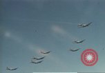 Standbild B-17 Flying Fortress Bomber Europa, 1943, aus Sekunde 40 historischem Filmmaterial Videoclip 65675061415