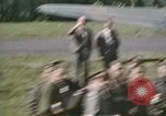 Standbild B-17 Flying Fortress Bomber Vereinigtes Königreich, 1943, aus Sekunde 30 historischem Filmmaterial Videoclip 65675061416