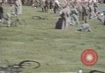 Standbild B-17 Flying Fortress Bomber Vereinigtes Königreich, 1943, aus Sekunde 49 historischem Filmmaterial Videoclip 65675061416