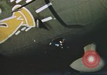 Standbild Flak-beschädigte B-17 Flying Festungen Vereinigtes Königreich, 1943, aus Sekunde 8 historischem Filmmaterial Videoclip 65675061418