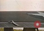 Standbild Flak-beschädigte B-17 Flying Festungen Vereinigtes Königreich, 1943, aus Sekunde 36 historischem Filmmaterial Videoclip 65675061418