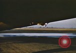 Standbild Flak-beschädigte B-17 Flying Festungen Vereinigtes Königreich, 1943, aus Sekunde 46 historischem Filmmaterial Videoclip 65675061418