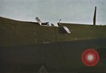 Standbild Flak-beschädigte B-17 Flying Festungen Vereinigtes Königreich, 1943, aus Sekunde 58 historischem Filmmaterial Videoclip 65675061418