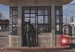 Image 377e Escadron de Police de Sécurité aérienne Vietnam, 1966, de la seconde 58 séquences d'archives historiques vidéo 65675061425