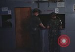 Standbild Sicherheit Polizei Männer Vietnam, 1968, aus Sekunde 45 historischem Filmmaterial Videoclip 65675061439