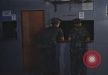 Standbild Sicherheit Polizei Männer Vietnam, 1968, aus Sekunde 46 historischem Filmmaterial Videoclip 65675061439