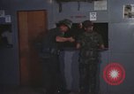 Standbild Sicherheit Polizei Männer Vietnam, 1968, aus Sekunde 58 historischem Filmmaterial Videoclip 65675061439