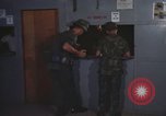 Standbild Sicherheit Polizei Männer Vietnam, 1968, aus Sekunde 59 historischem Filmmaterial Videoclip 65675061439
