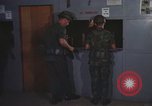 Standbild Sicherheit Polizei Männer Vietnam, 1968, aus Sekunde 62 historischem Filmmaterial Videoclip 65675061439