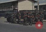 Image la sécurité policiers hommes Vietnam, 1968, de la seconde 16 séquences d'archives historiques vidéo 65675061441