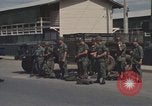 Image la sécurité policiers hommes Vietnam, 1968, de la seconde 22 séquences d'archives historiques vidéo 65675061441