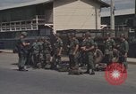 Image la sécurité policiers hommes Vietnam, 1968, de la seconde 30 séquences d'archives historiques vidéo 65675061441