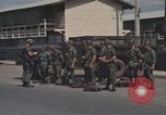 Image la sécurité policiers hommes Vietnam, 1968, de la seconde 31 séquences d'archives historiques vidéo 65675061441