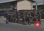 Image la sécurité policiers hommes Vietnam, 1968, de la seconde 36 séquences d'archives historiques vidéo 65675061441