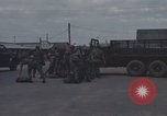 Image la sécurité policiers hommes Vietnam, 1968, de la seconde 41 séquences d'archives historiques vidéo 65675061441