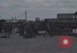 Image la sécurité policiers hommes Vietnam, 1968, de la seconde 43 séquences d'archives historiques vidéo 65675061441