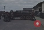 Image la sécurité policiers hommes Vietnam, 1968, de la seconde 45 séquences d'archives historiques vidéo 65675061441