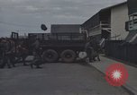 Image la sécurité policiers hommes Vietnam, 1968, de la seconde 48 séquences d'archives historiques vidéo 65675061441