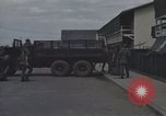 Image la sécurité policiers hommes Vietnam, 1968, de la seconde 54 séquences d'archives historiques vidéo 65675061441