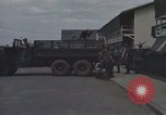 Image la sécurité policiers hommes Vietnam, 1968, de la seconde 58 séquences d'archives historiques vidéo 65675061441