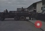 Image la sécurité policiers hommes Vietnam, 1968, de la seconde 61 séquences d'archives historiques vidéo 65675061441