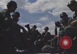Image la sécurité policiers hommes Vietnam, 1968, de la seconde 62 séquences d'archives historiques vidéo 65675061441