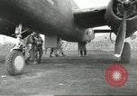 Standbild B-25 Mitchell Bomber Cassino Italien, 1944, aus Sekunde 30 historischem Filmmaterial Videoclip 65675061466