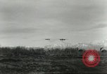 Standbild B-25 Mitchell Bomber Cassino Italien, 1944, aus Sekunde 32 historischem Filmmaterial Videoclip 65675061467