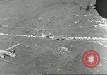 Standbild B-25 Mitchell Bomber Cassino Italien, 1944, aus Sekunde 22 historischem Filmmaterial Videoclip 65675061468