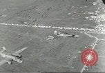 Standbild B-25 Mitchell Bomber Cassino Italien, 1944, aus Sekunde 24 historischem Filmmaterial Videoclip 65675061468