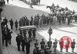 Standbild Trauerzug von John Mitchel New York City USA, 1918, aus Sekunde 22 historischem Filmmaterial Videoclip 65675061484