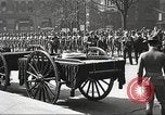 Standbild Trauerzug von John Mitchel New York City USA, 1918, aus Sekunde 34 historischem Filmmaterial Videoclip 65675061484