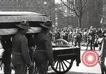 Standbild Trauerzug von John Mitchel New York City USA, 1918, aus Sekunde 37 historischem Filmmaterial Videoclip 65675061484