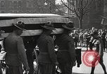 Standbild Trauerzug von John Mitchel New York City USA, 1918, aus Sekunde 38 historischem Filmmaterial Videoclip 65675061484