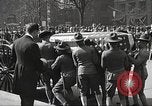 Standbild Trauerzug von John Mitchel New York City USA, 1918, aus Sekunde 49 historischem Filmmaterial Videoclip 65675061484