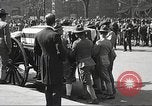 Standbild Trauerzug von John Mitchel New York City USA, 1918, aus Sekunde 53 historischem Filmmaterial Videoclip 65675061484